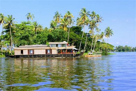 Houseboat Kerala Wallpaper