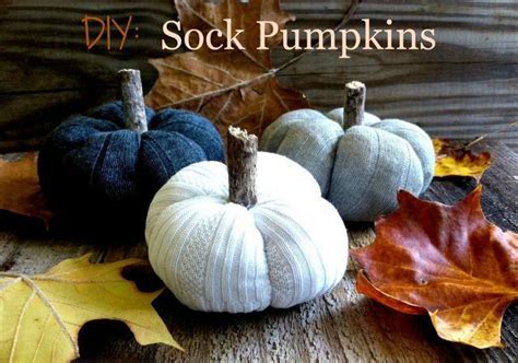 DIY Sock Pumpkins | Pumpkin, Cool diy projects, Diy home decor projects