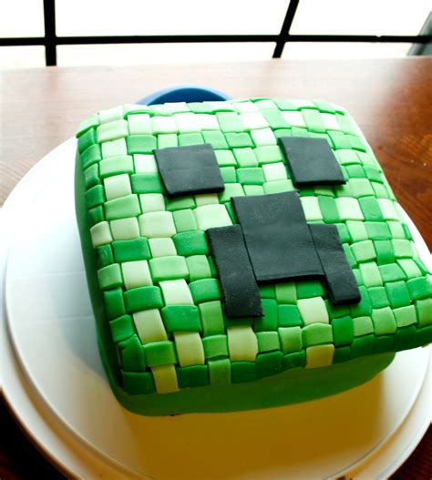 The Dieter Family: Minecraft Creeper Cake