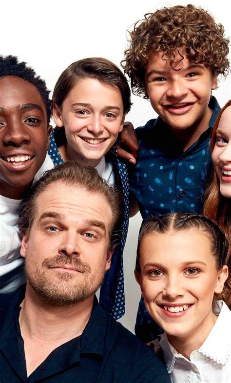 Stranger Things Cast Wallpapers - Top Free Stranger Things Cast ...