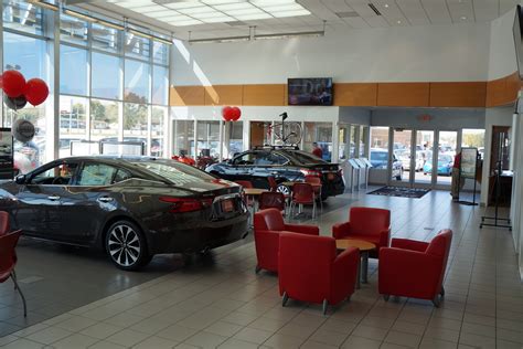 Nissan Dealership Serving Collinsville, IL | AutoCenters Nissan