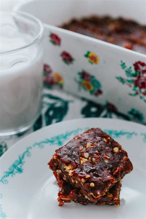 Date Nut Bars — The Easiest No-Bake Recipe - The Honeyed