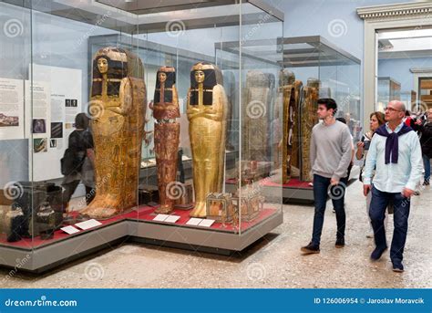 Ancient egyptian mummy editorial stock image. Image of visitors - 126006954