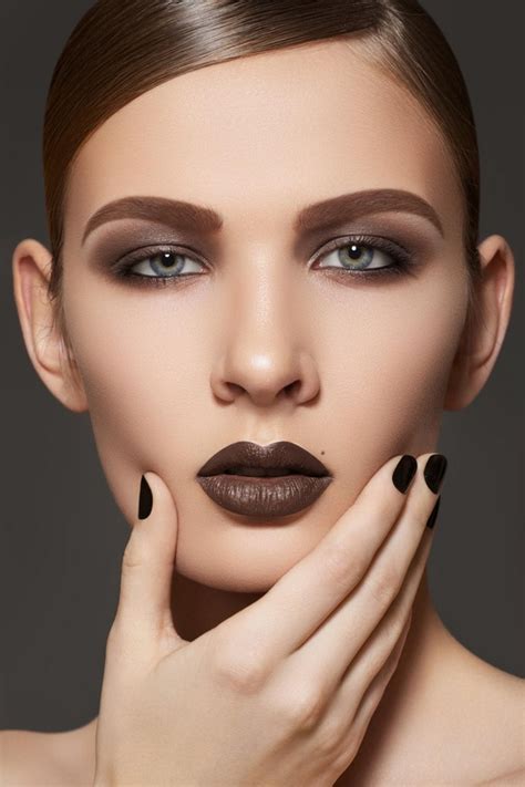 How to Rock the Dark Brown Lipstick Trend this Autumn? – Fashion Corner