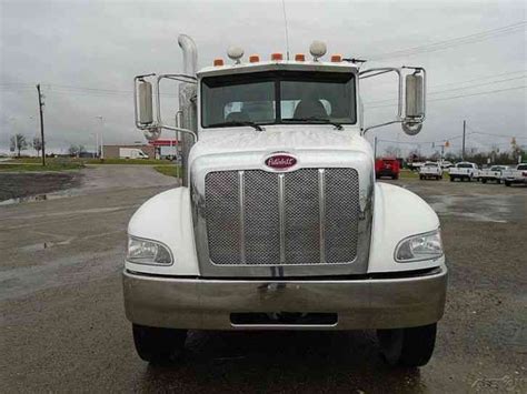 Peterbilt 335 (2008) : Utility / Service Trucks