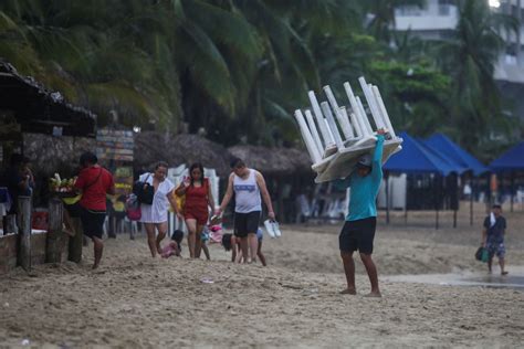 Hurricane Otis unleashes a ‘nightmare scenario’ Category 5 strike on ...