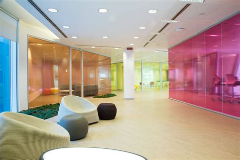 Astellas offices colored glass partition walls | VetroIn glass walls