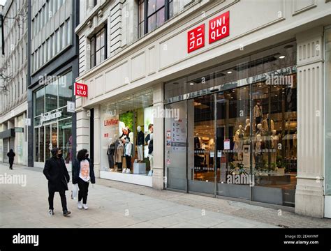 UniQlo flagship store, Oxford Street, London Stock Photo - Alamy