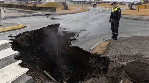 Iceland officials say ‘high’ volcanic eruption possibility as hundreds ...