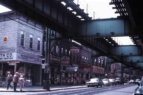 30 Fascinating Color Photographs That Capture Street Scenes of Queens ...