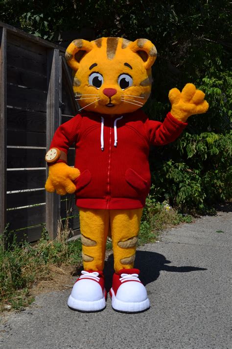 Daniel Tiger COSTUME - Appearance | BiRthDaY PaRTy FuN | Pinterest ...