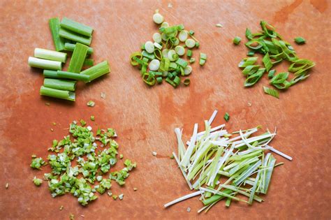 How to Cut Green Onions (Scallions) - Hungry Huy