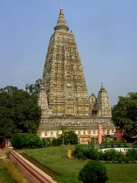 Mahabodhi Temple (Bodh Gaya) Historical Facts and Pictures | The ...