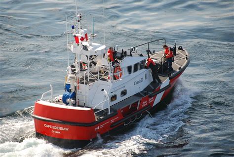 Canadian Coast Guard Rescue Boat | The crew medically evacua… | Flickr