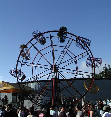 Scary carnival ride | Gene Dershewitz | Flickr