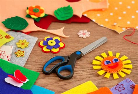 12 Simple & Easy Felt Crafts Ideas For Children