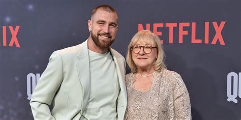 Travis Kelce and Mom Donna Kelce at the Quarterback Premiere | POPSUGAR ...