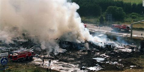 Crash of a Aérospatiale-BAC Concorde in Gonesse: 113 killed | Bureau of ...