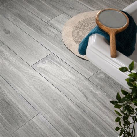 Grey Wood Effect Bathroom Tiles – Rispa