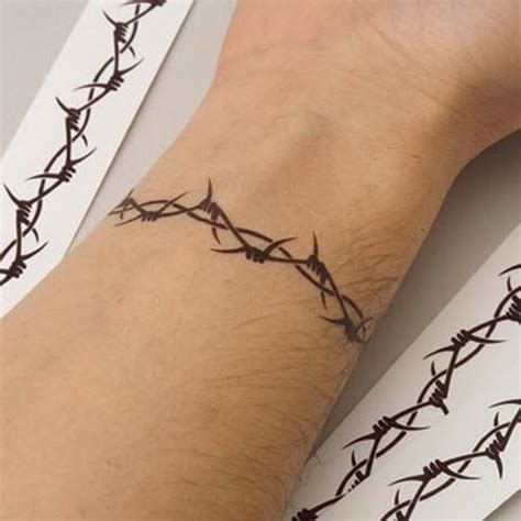 7 Attractive Small Tribal Tattoos On Wrist | zentrader