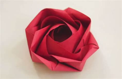 Cách xếp hoa hồng giấy Origami tuyệt đẹp | vnHow.vn