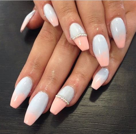 Best 25+ Two toned nails ideas on Pinterest | Two tone nails, Pretty ...