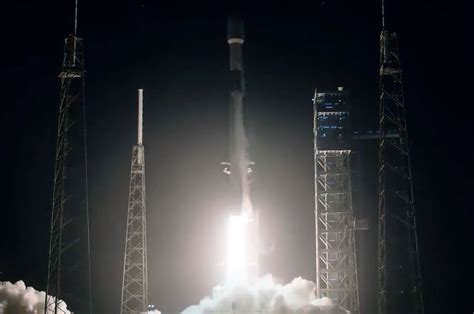 SpaceX Falcon 9 rocket launches Starlink satellites on record-breaking ...