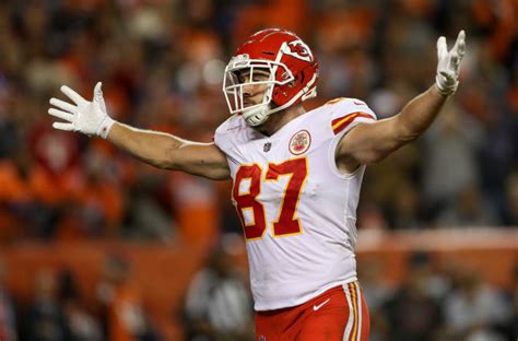 Kansas City Chiefs: Travis Kelce officially best tight end in the league