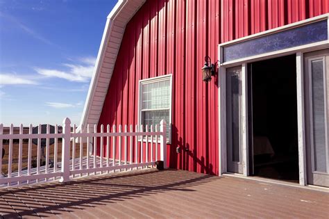 The Farmhouse - Red Barn Retreat & Quilting Center