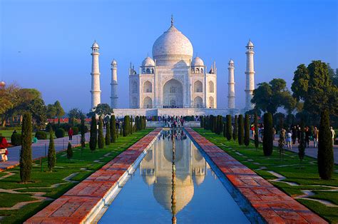 Taj Mahal Reflection in Water Foutain Photograph by Ilin Wu - Fine Art ...