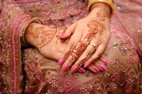 Heena Tattoo FAQs - Benefits, Cost, Lasting