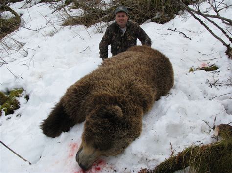 Kodiak Brown Bear Hunting - Jake Jefferson - Black River Hunting