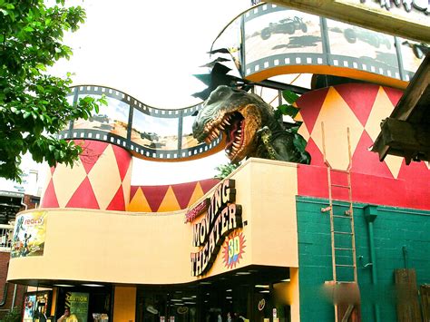 Ripley's Moving Theatre takes you on a thrilling ride, without ever ...