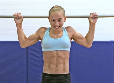 Sexy Female Abs: Astonishing Abs