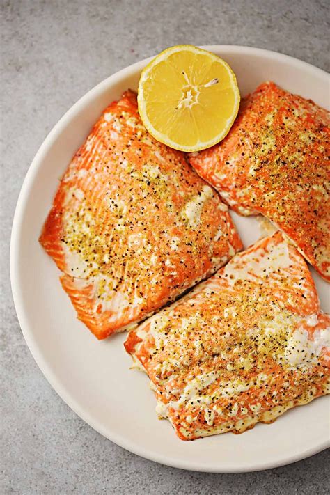 What Does Salmon Taste Like? Everything You Need To Know. - Flavorful Home