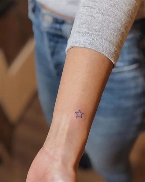 Share 74+ single star tattoo designs best - in.starkid.edu.vn