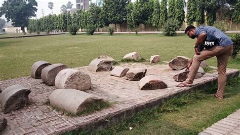 Remains of ancient Patliputra in Kumhrar, Patna - YouTube