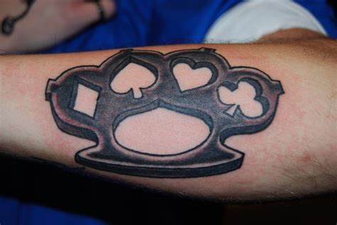 Brass Knuckle Tattoo Brass Knuckles Drawing Tattoo Design Drawings ...