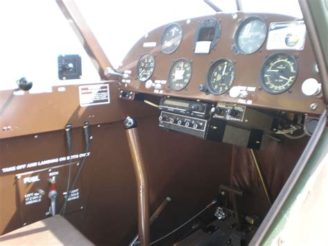 Piper PA 18 Super Cub Cockpit