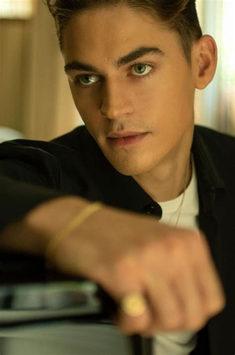 Hero Fiennes Tiffin photoshoot for MADMENMAG | Disegni