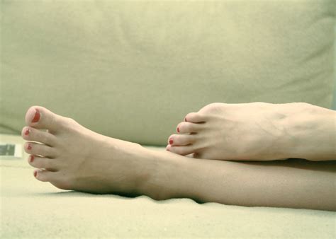 Can Itchy Feet and Hands During Pregnancy Be Dangerous? - WeHaveKids