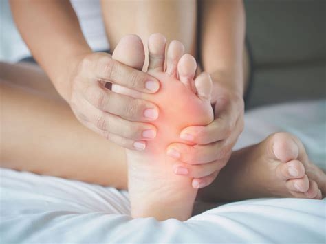 What's causing those swollen feet? - Harvard Health