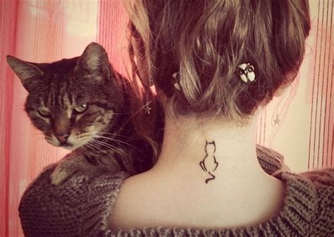 20 Minimalist Brands That Cats Put On Their Humans | DeMilked