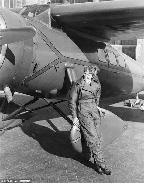 What a woman! Amelia Earhart with her Lockheed Vega 5B | Amelia earhart ...