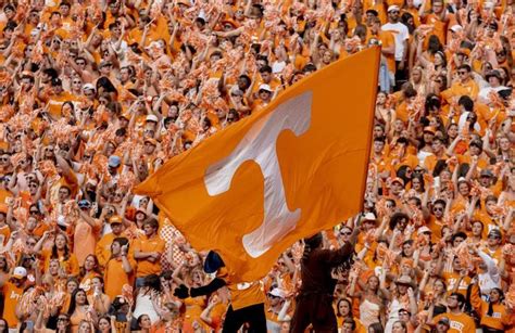 Live Updates: Tennessee Closes In On 2023 Recruiting Class During Early ...