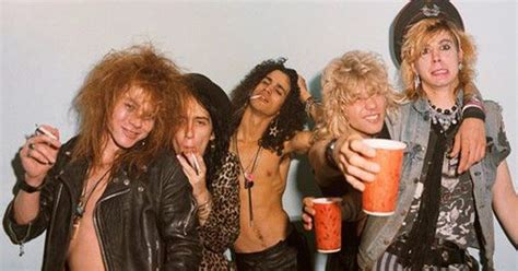 Cuando Axl Rose y Slash (Guns N’ Roses) fueron denunciados y buscados ...