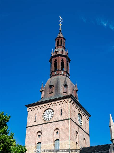 Photo of Oslo cathedral. Oslo photo gallery - added image NO89991