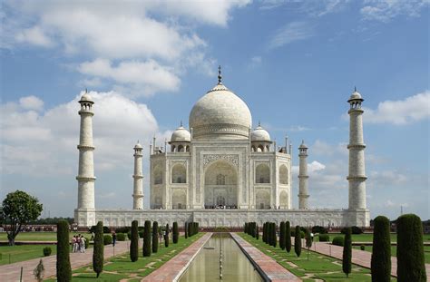 File:Taj Mahal (Edited).jpeg - Wikipedia