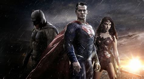 Batman V Superman Comic-Con Trailer : Teaser Trailer