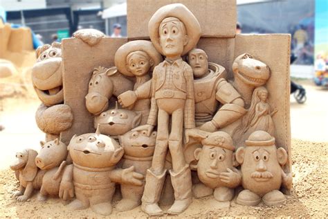 21 Magical Sand Sculptures To Inspire You This Summer